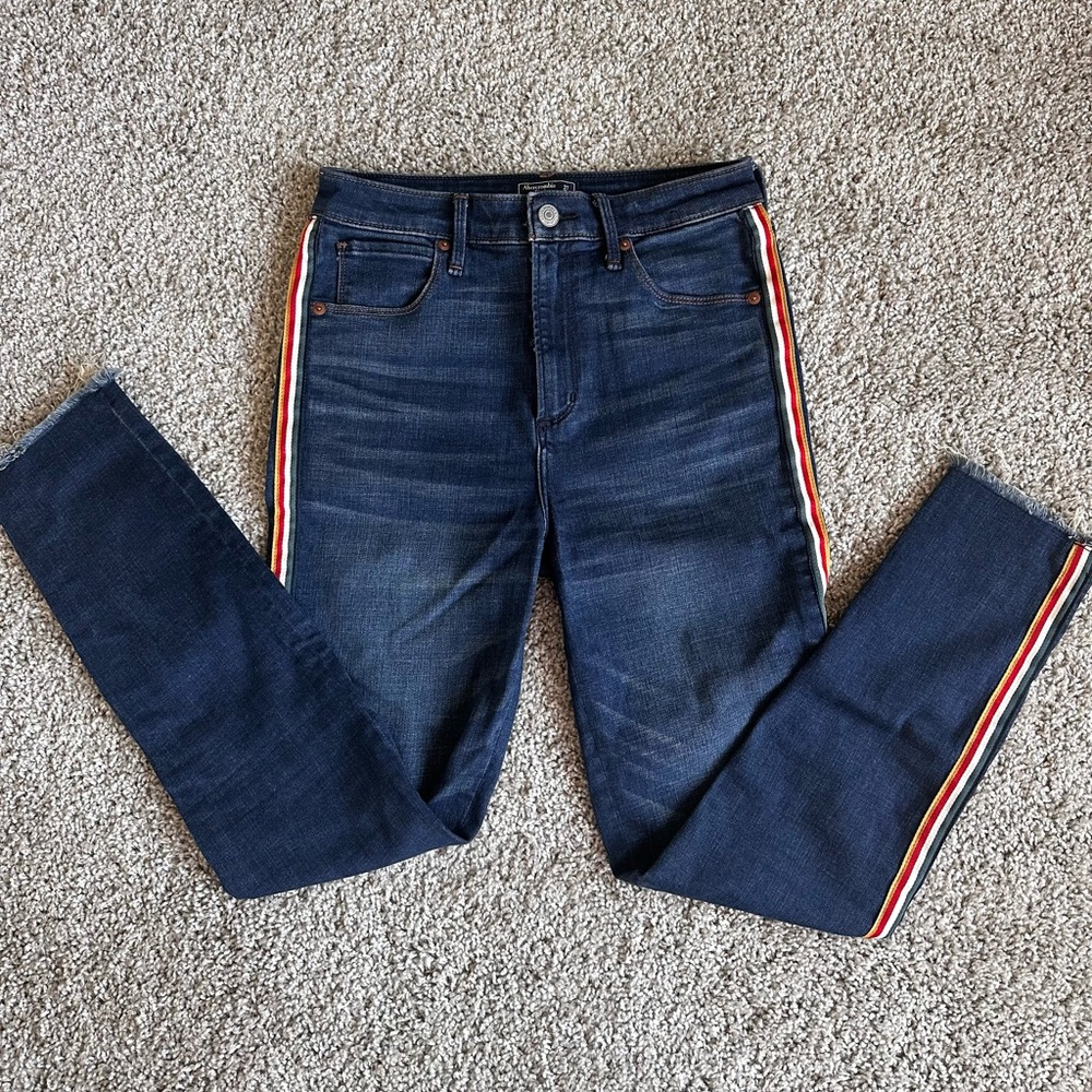 Women’s Abercrombie & Fitch Simone High Rise Ankle Jeans Size 27 with Stripe